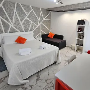 Couette-café The Dreamers, Cardano Al Campo